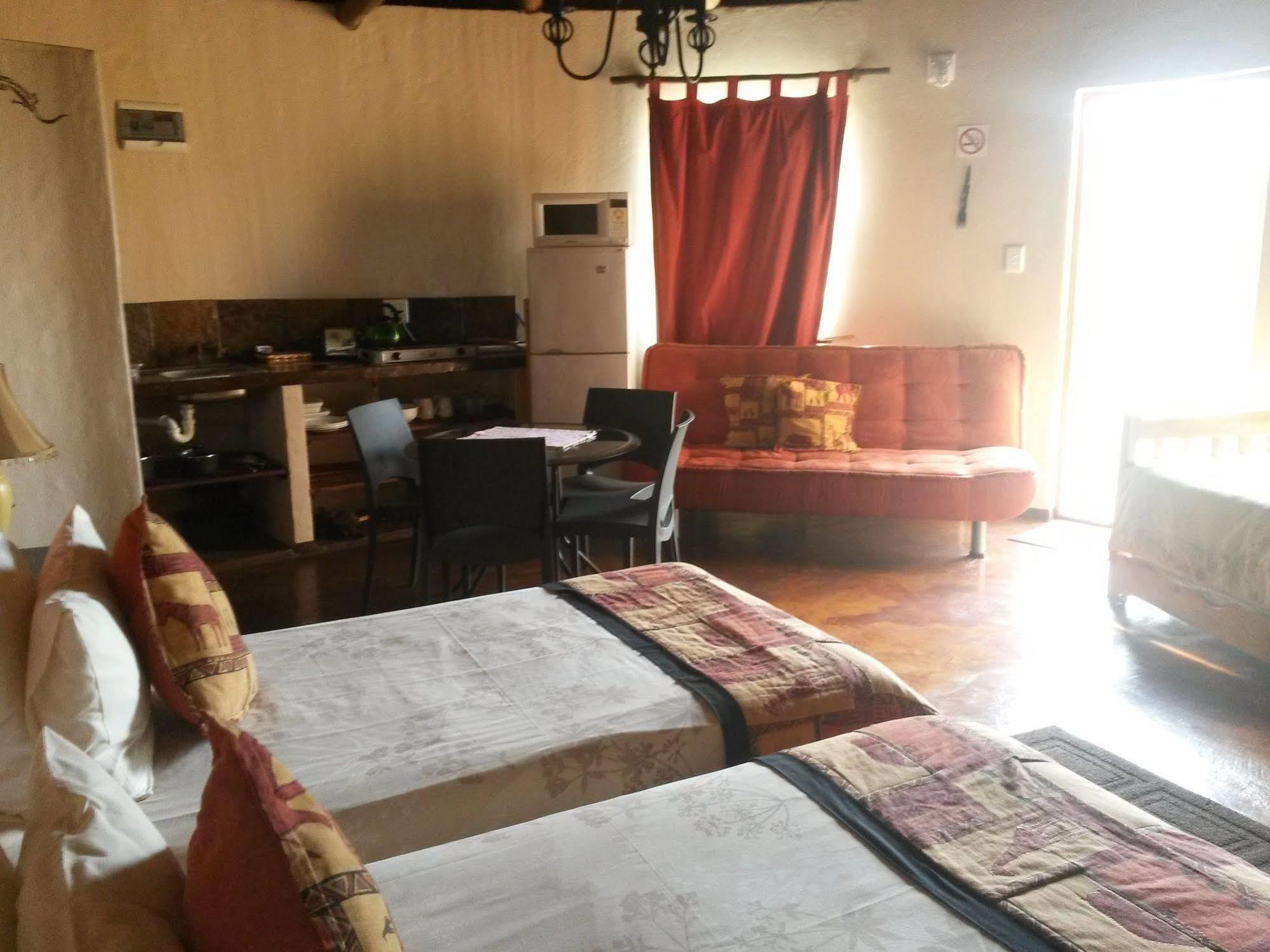 African Sun Guest House George Exterior foto